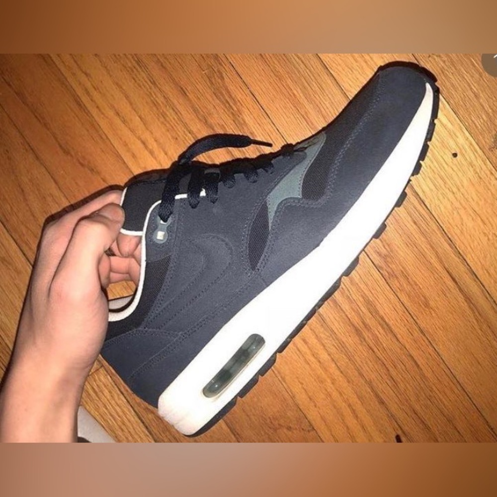 Nike Airemax 1 Obsidian 2011 Size 10.5